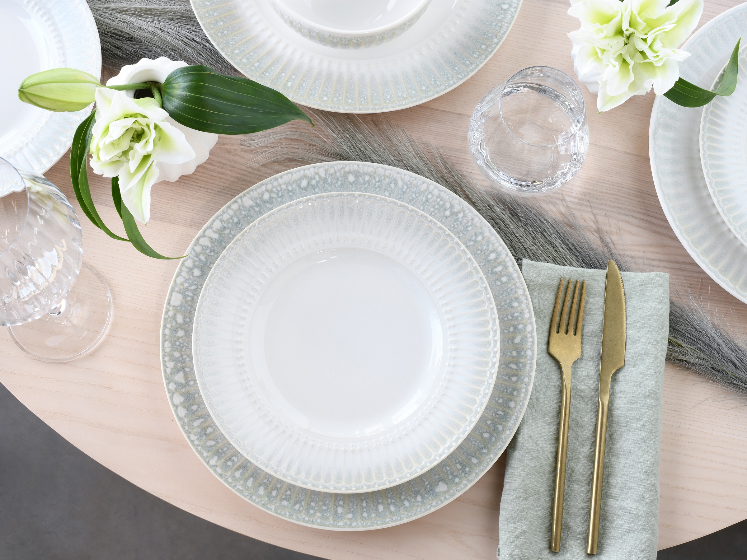 CreaTable Teller-Set »Celadon, Teller Set 12-tlg.« Elegantes Stabrelief, Farbverlauf