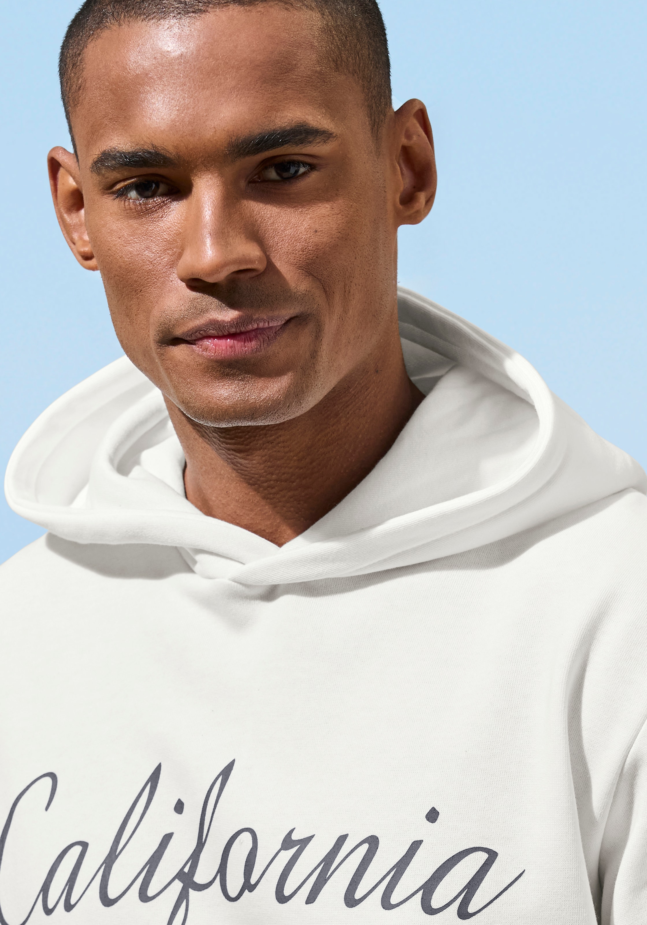 John Devin Hoodie , Sweatshirt mit coolem Druck, aufgesetzter Tasche und Kapuze
