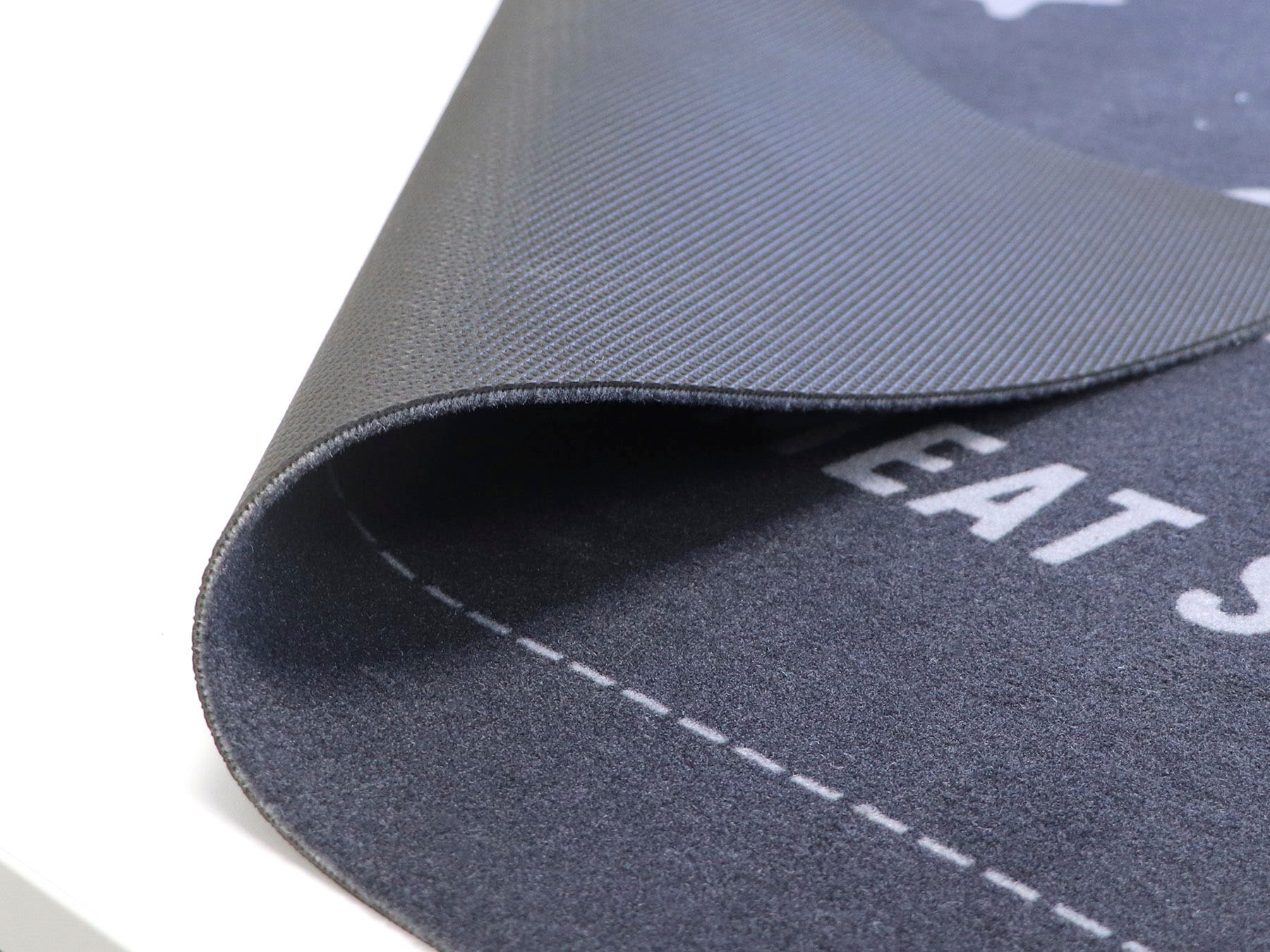 Primaflor-Ideen in Textil Fußmatte »BBQ Grillunterlage BEEF, Made in Belgium«, rechteckig, 5 mm Höhe, Grillmatte ideal als Bodenschutz, ruschhemmend, waschbar
