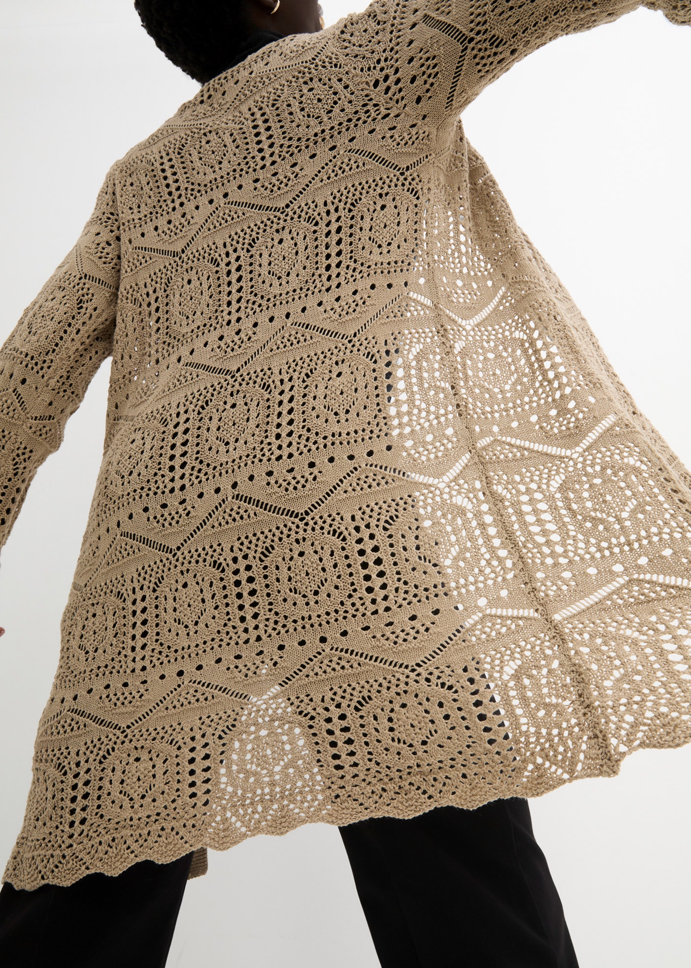 bonprix Longstrickjacke 1 tlg. lockere und offene Passform, mit femininem Lochmuster, casual Stil