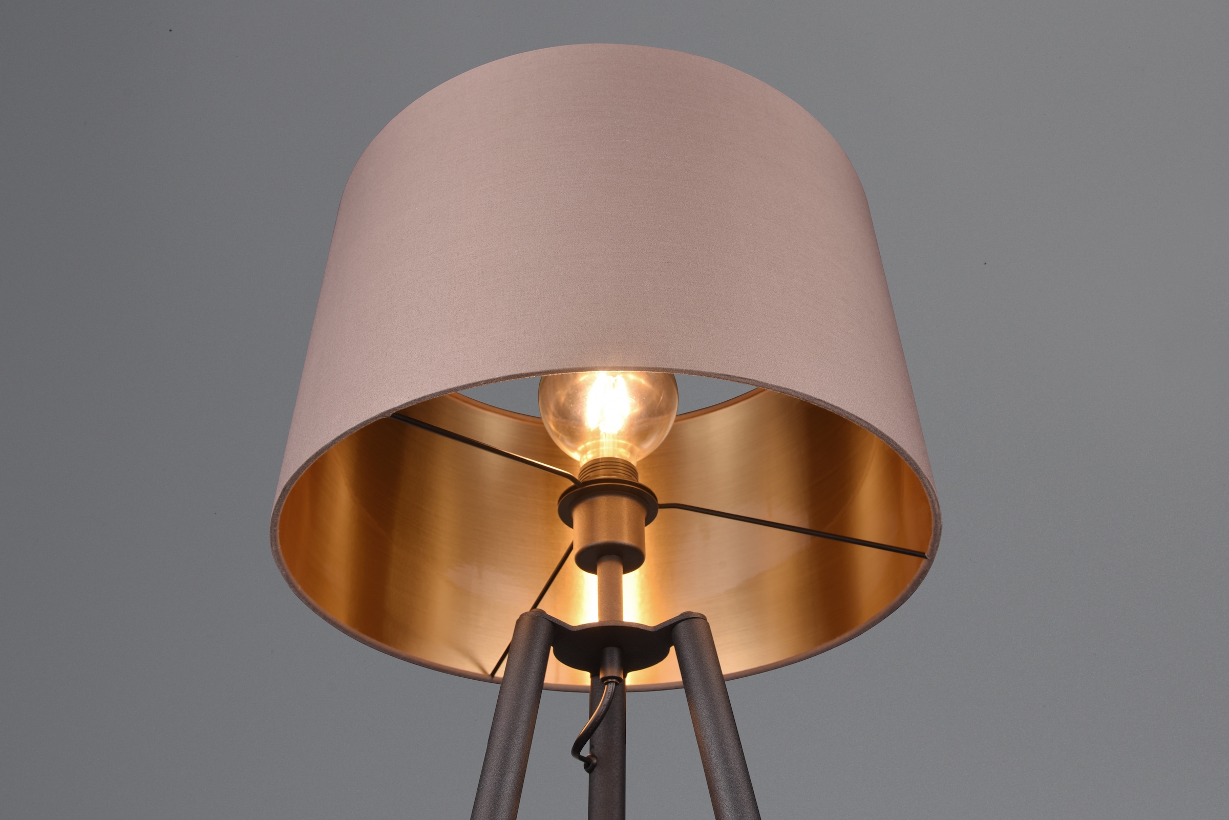 REALITY Leuchten Stehlampe »COLETTE, Stehleuchte Dreibein mit Ablagefläche exkl 1xE27 max 60W«, 1 flammig, Leuchtmittel E27 | Leuchtmittel wechselbar, Stehleuchte Ø 57cm mit Fußschalter moderne Farbkombination innen gold