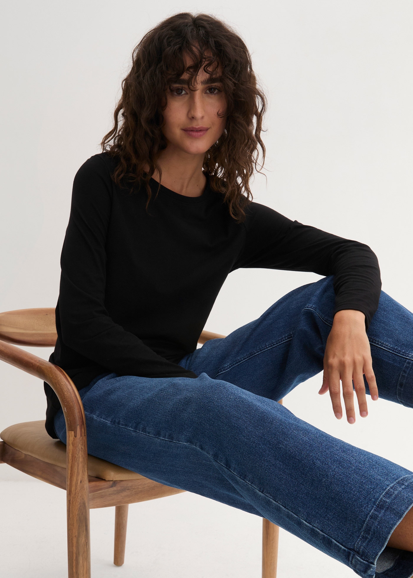 bonprix Langarmshirt mit Rundhalsausschnitt und dekorativer Rückennaht