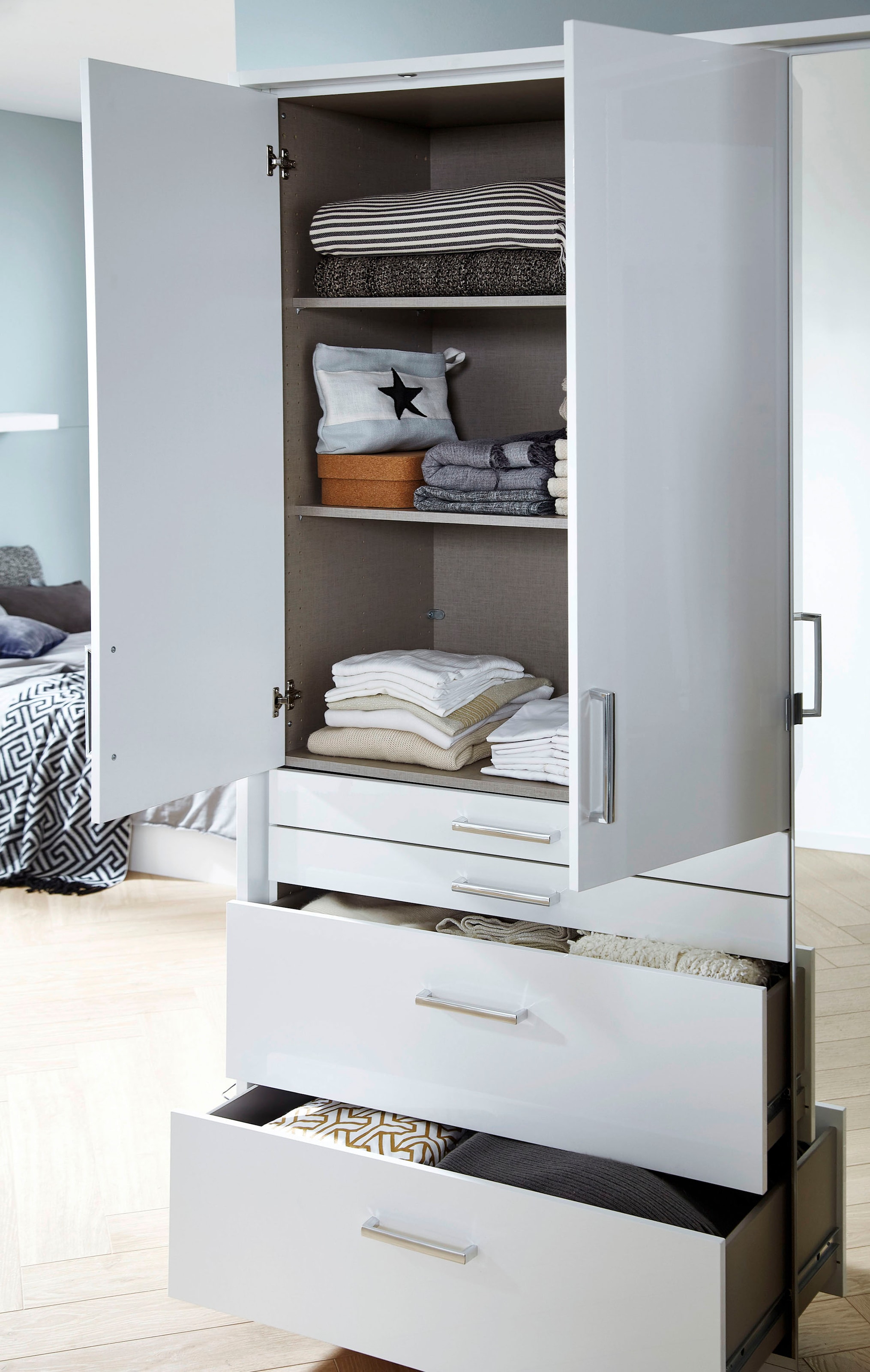 rauch Drehtürenschrank »Kleiderschrank Schrank Garderobe Garderobenschrank Topseller HOMBURG« mit Spiegel, oberer Schubkasten mit Einteilung MADE IN GERMANY