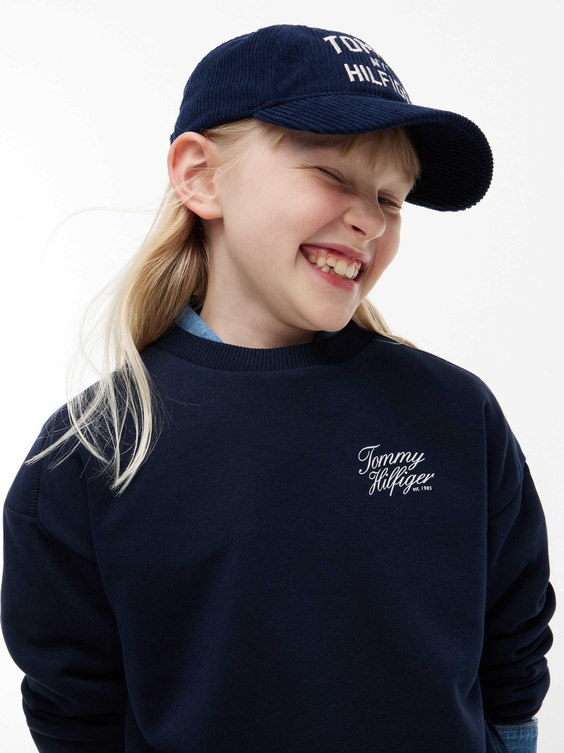 Tommy Hilfiger Sweatshirt »TOMMY SCRIPT PRINTED SWEATSHIRT«, Rundhalsausschnitt, Regular Fit, Kinder bis 16 Jahre

