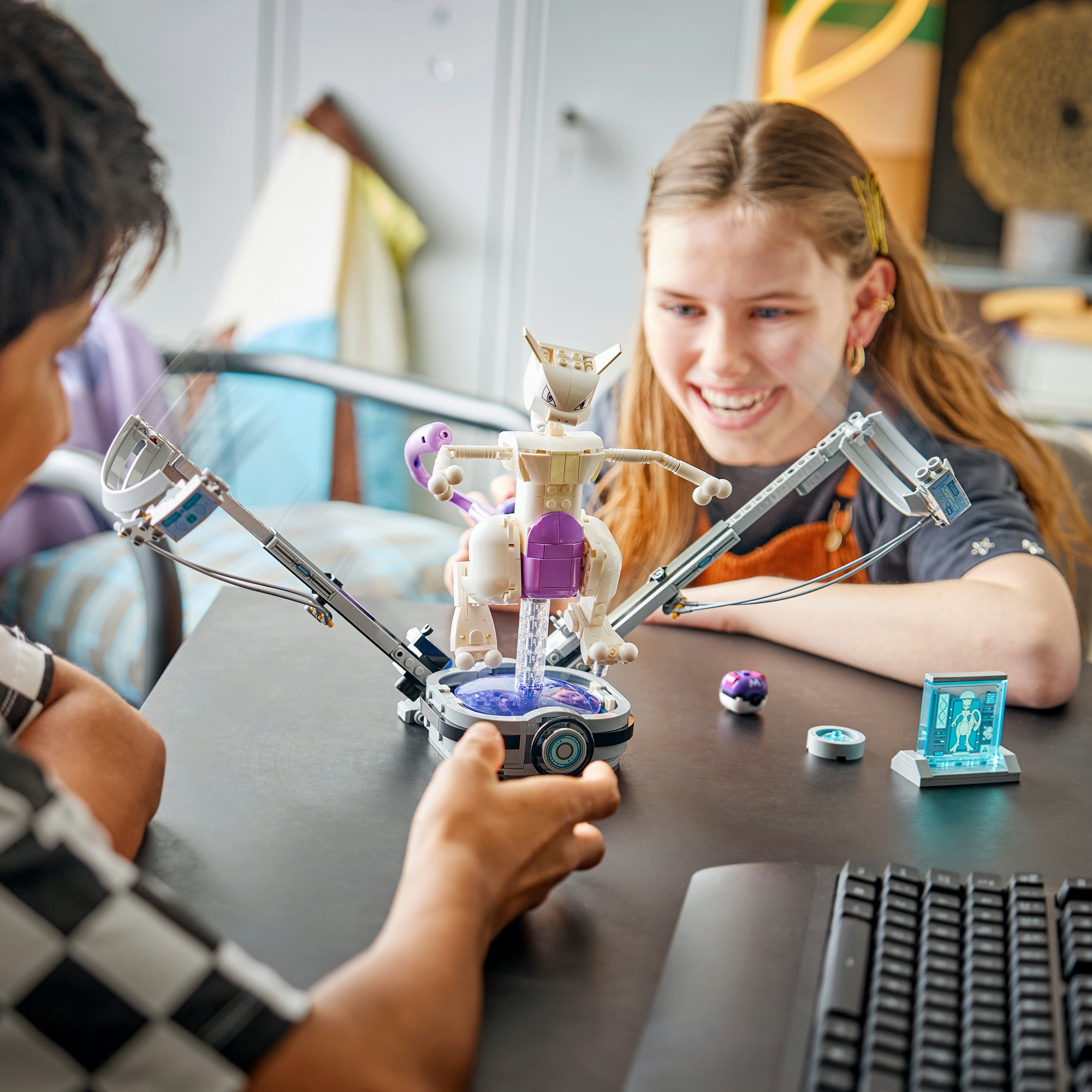 LEGO® Konstruktionsspielsteine »SMART Play: Mewtus Ausbruch aus dem Labor (72163), LEGO Pokémon« Mit SMART Brick kombatibel (nicht im Lieferumfang enthalten)