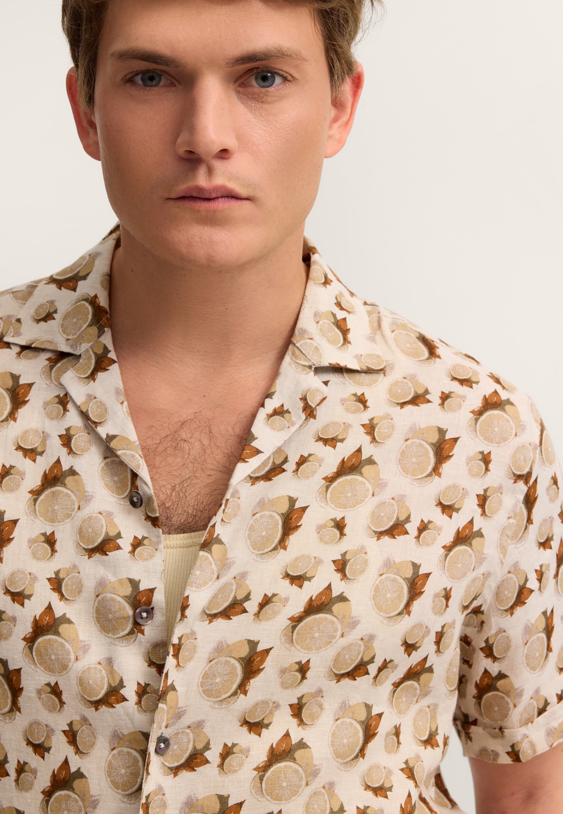 bugatti Kurzarmhemd Modern Fit mit einem Print