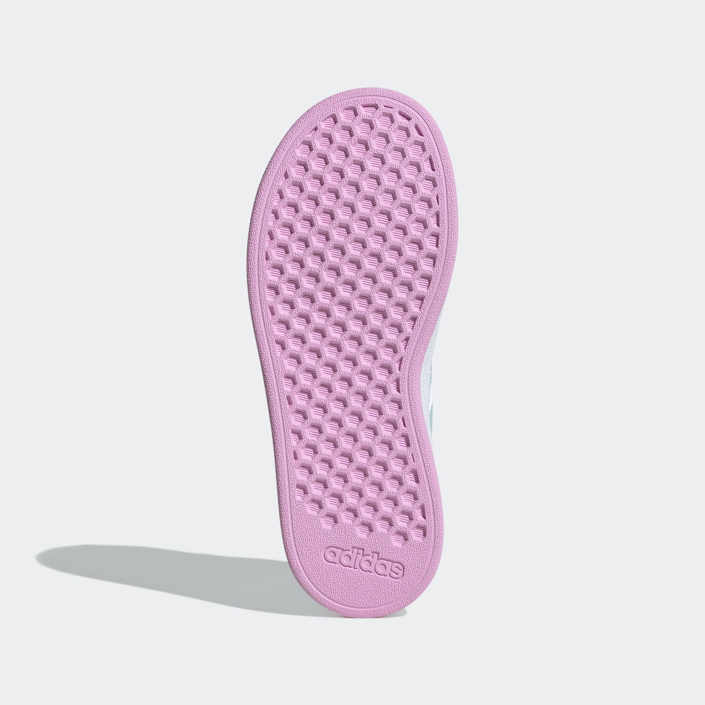 adidas Sportswear Klettschuh »GRAND COURT COURT ELASTIC LACE AND TOP STRAP«, Design auf den Spuren des adidas Superstar