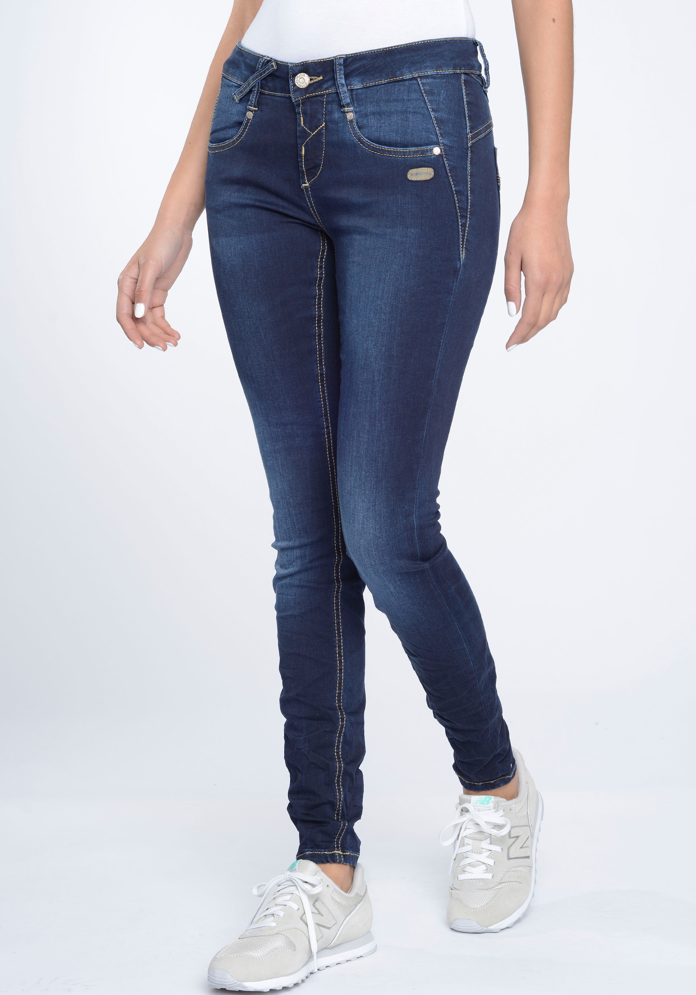 links vorne bei GANG »94Nele«, OTTO Skinny-fit-Jeans gekreuzten mit Gürtelschlaufen online