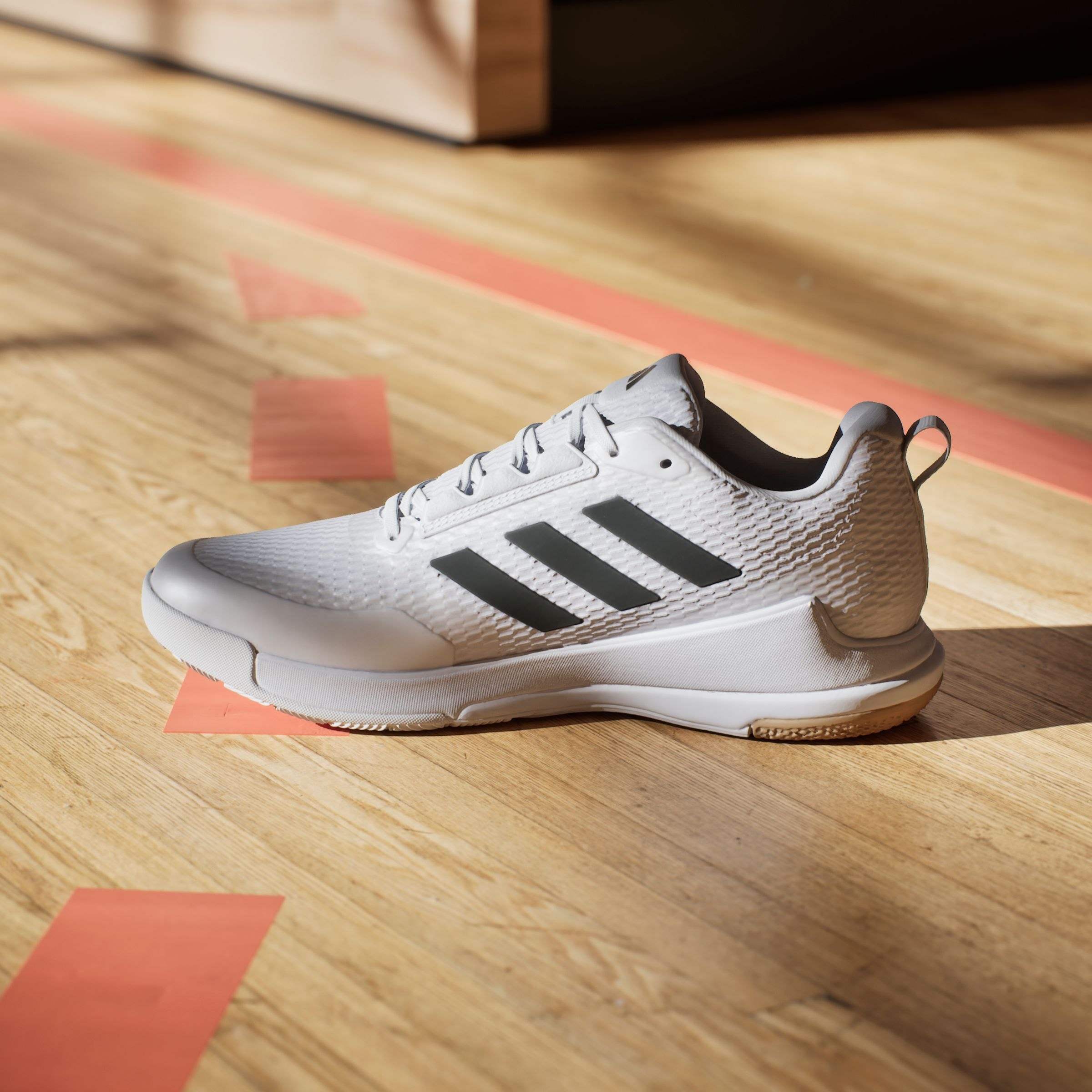 adidas Performance Hallenschuh, besonders geeignet für Handball und Volleyball