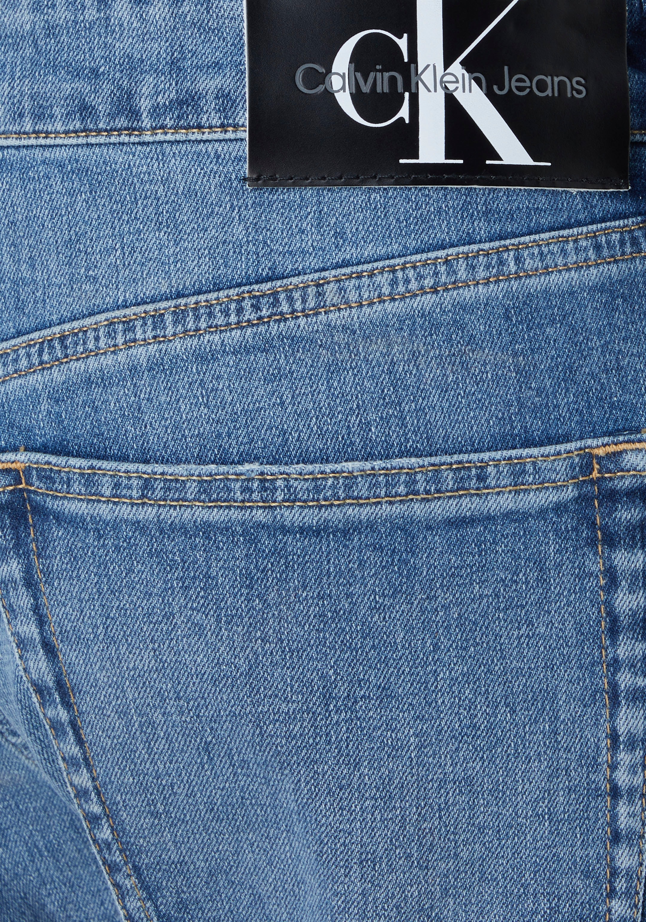 TAPER«, »SLIM kaufen OTTO Badge Jeans Calvin Klein Klein Leder- bei Calvin Tapered-fit-Jeans mit