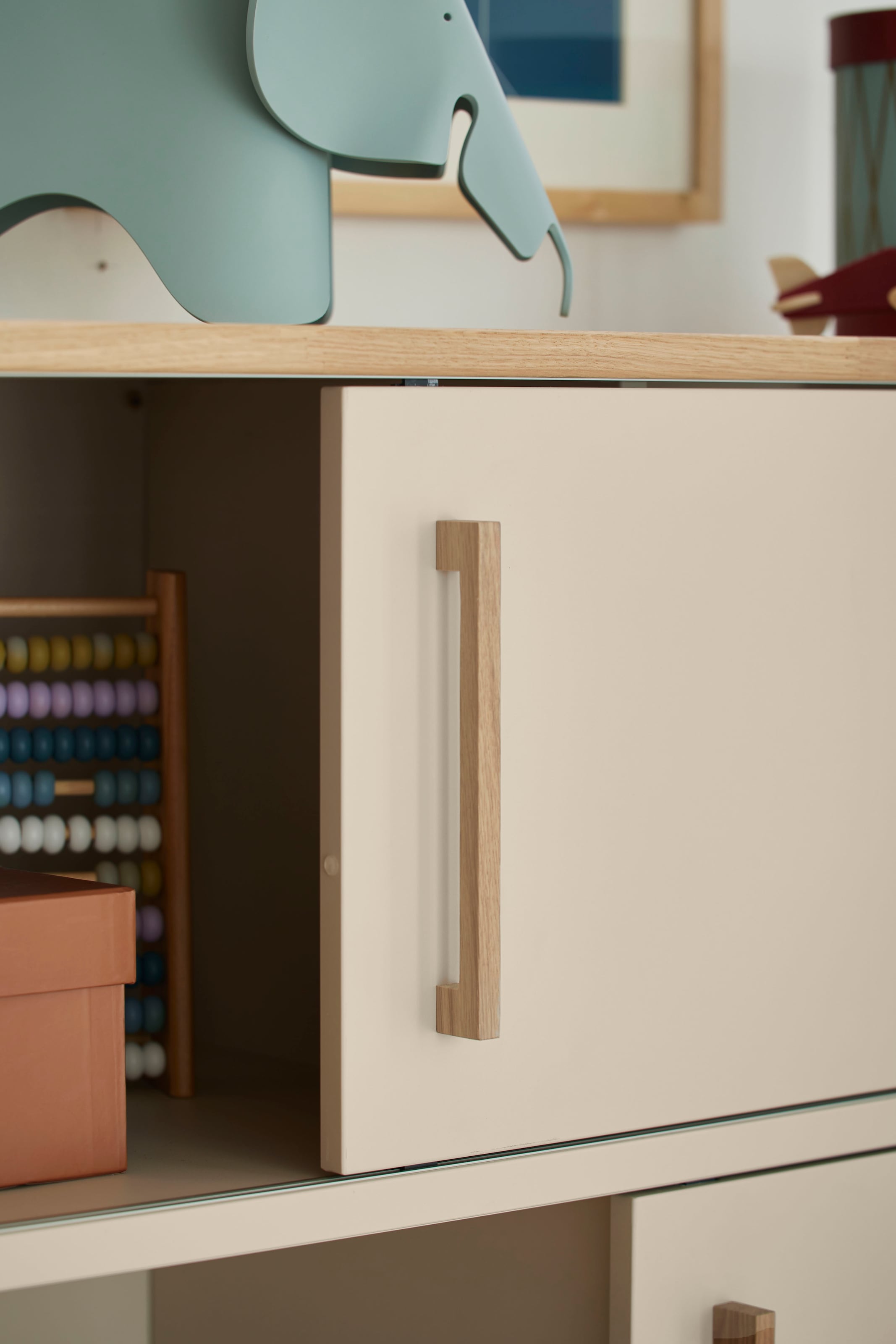 PAIDI Standregal »STIENE in Beige oder Grau, 8 Fächer, 4 Schiebetüren mit Soft-Close« B/H/T ca. 95/161/40cm,  modernes und langlebiges Regal mit Massivholz, Highboard
