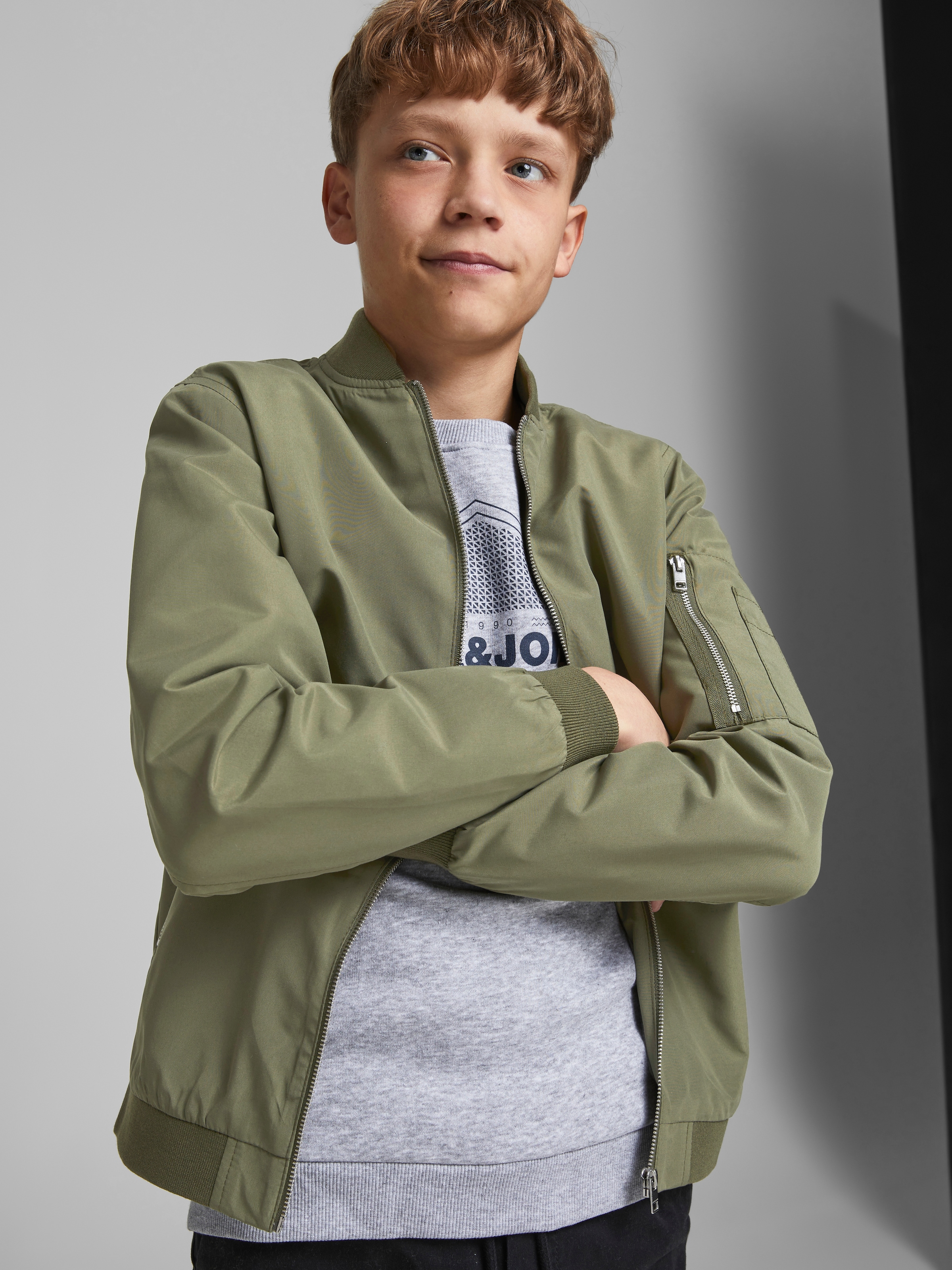 Jack & Jones Junior Bomberjacke »JJERUSH windabweisend und pflegeleicht« ohne Kapuze unifarben, modisch, regular fit, Web, Stehkragen