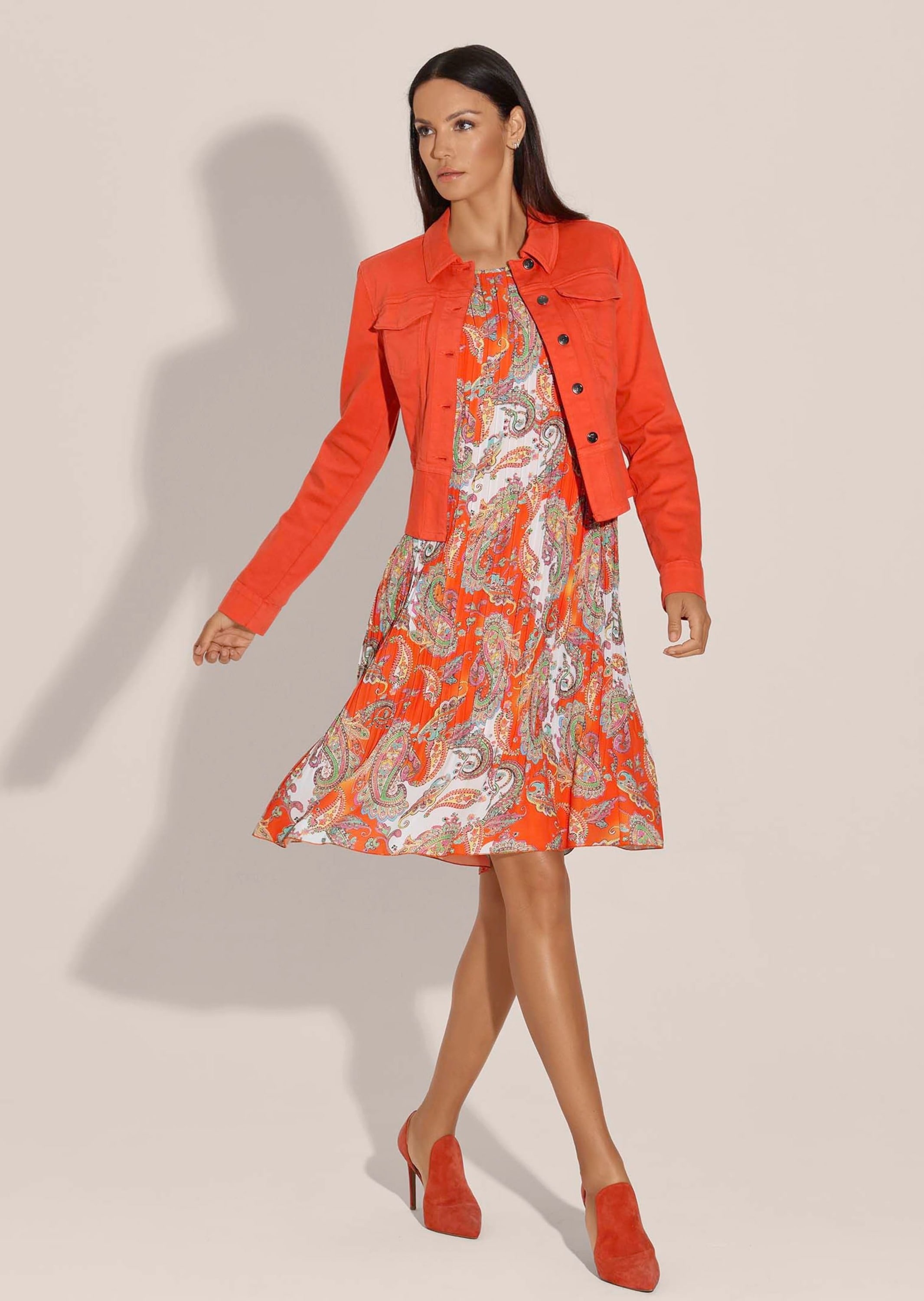 MADELEINE Sommerkleid »Plisseekleid Stilvolles Faltenkleid mit Paisley-Muster«