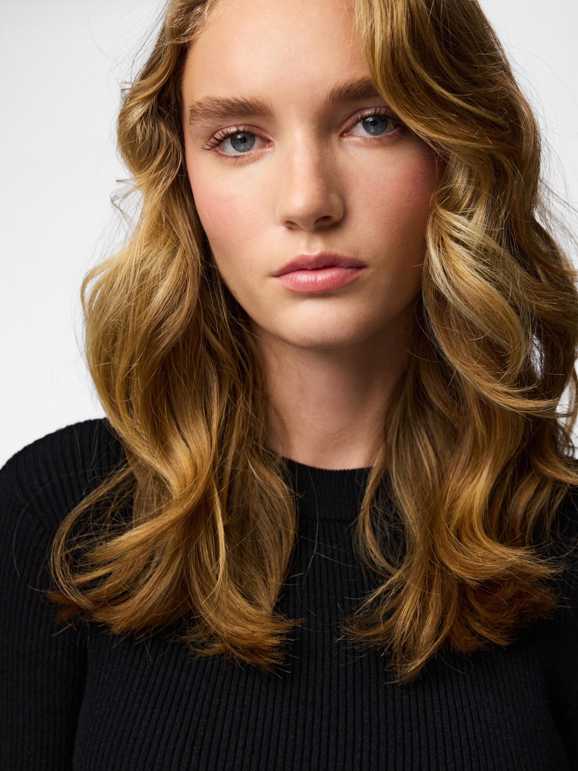 pieces Rundhalspullover »PCMIRA NEW LS O-NECK KNIT NOOS BC« Viskosemischung