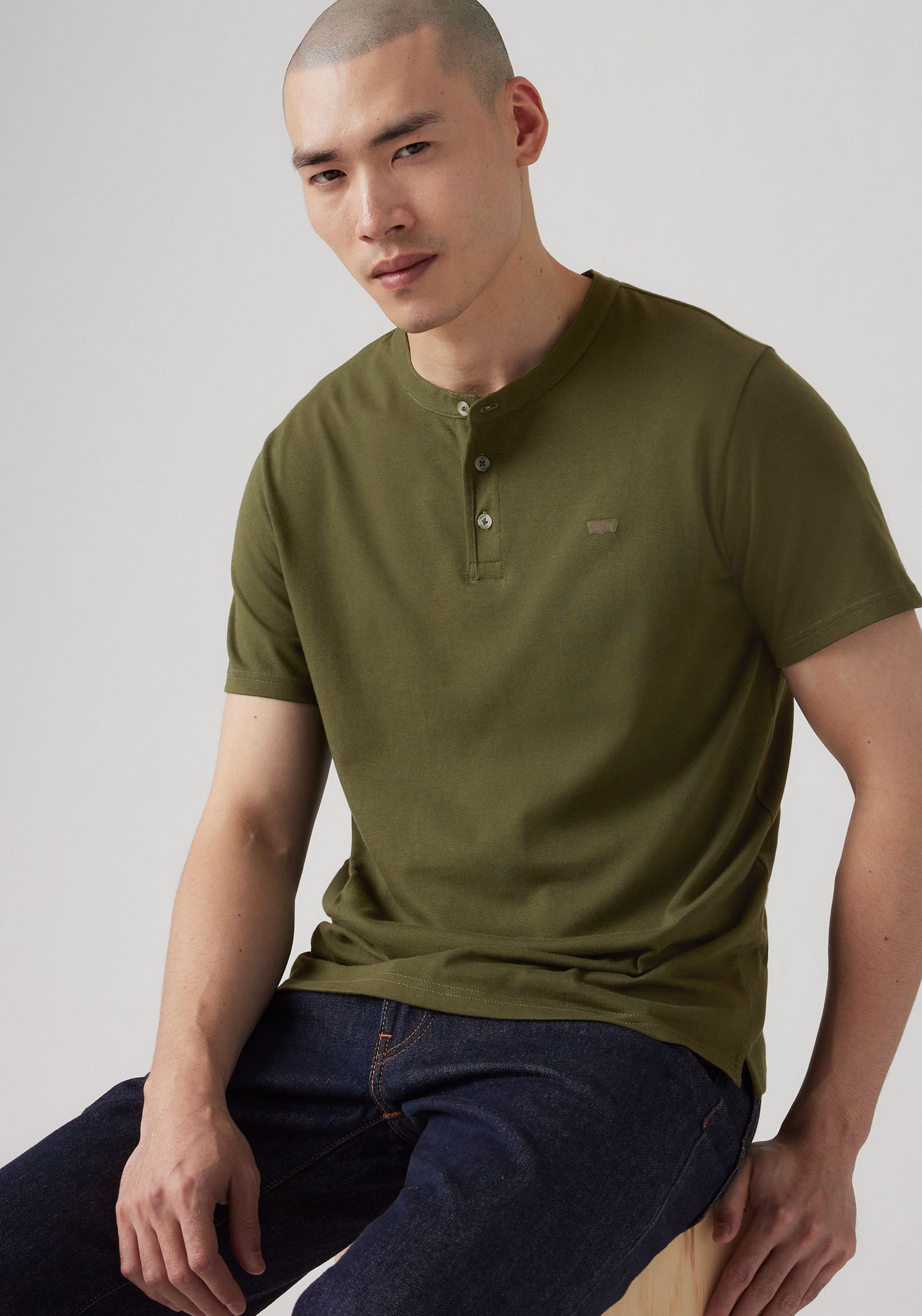 Levi's® Henleyshirt, mit Logo Stickerei