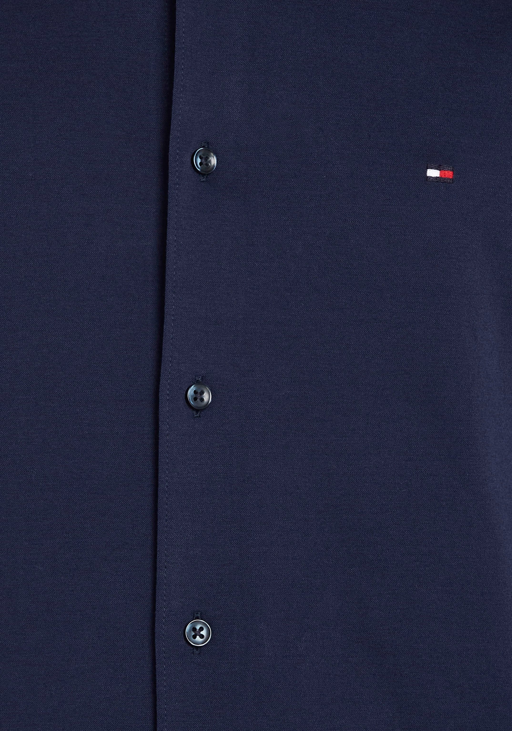 Tommy Hilfiger TAILORED Langarmhemd »CL JERSEY SOLID SF SHIRT«, (1 tlg.), mit einem farblich abgesetzten Knopf