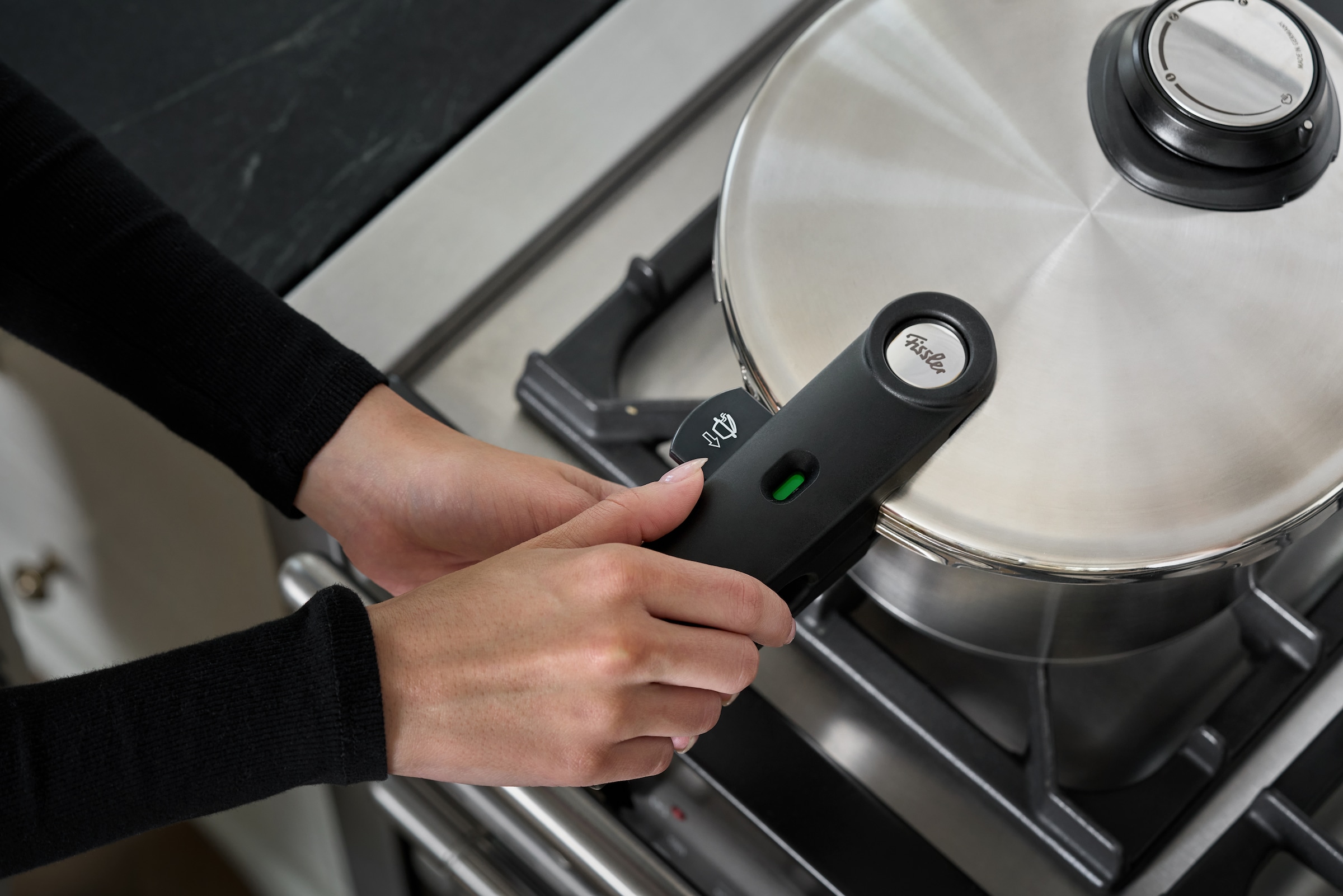Fissler Schnellkochtopf »Vitavit® Premium Edelstahl Dampfkochtopf mit Einsatz Induktion« 3 tlg. Edelstahl 18/10