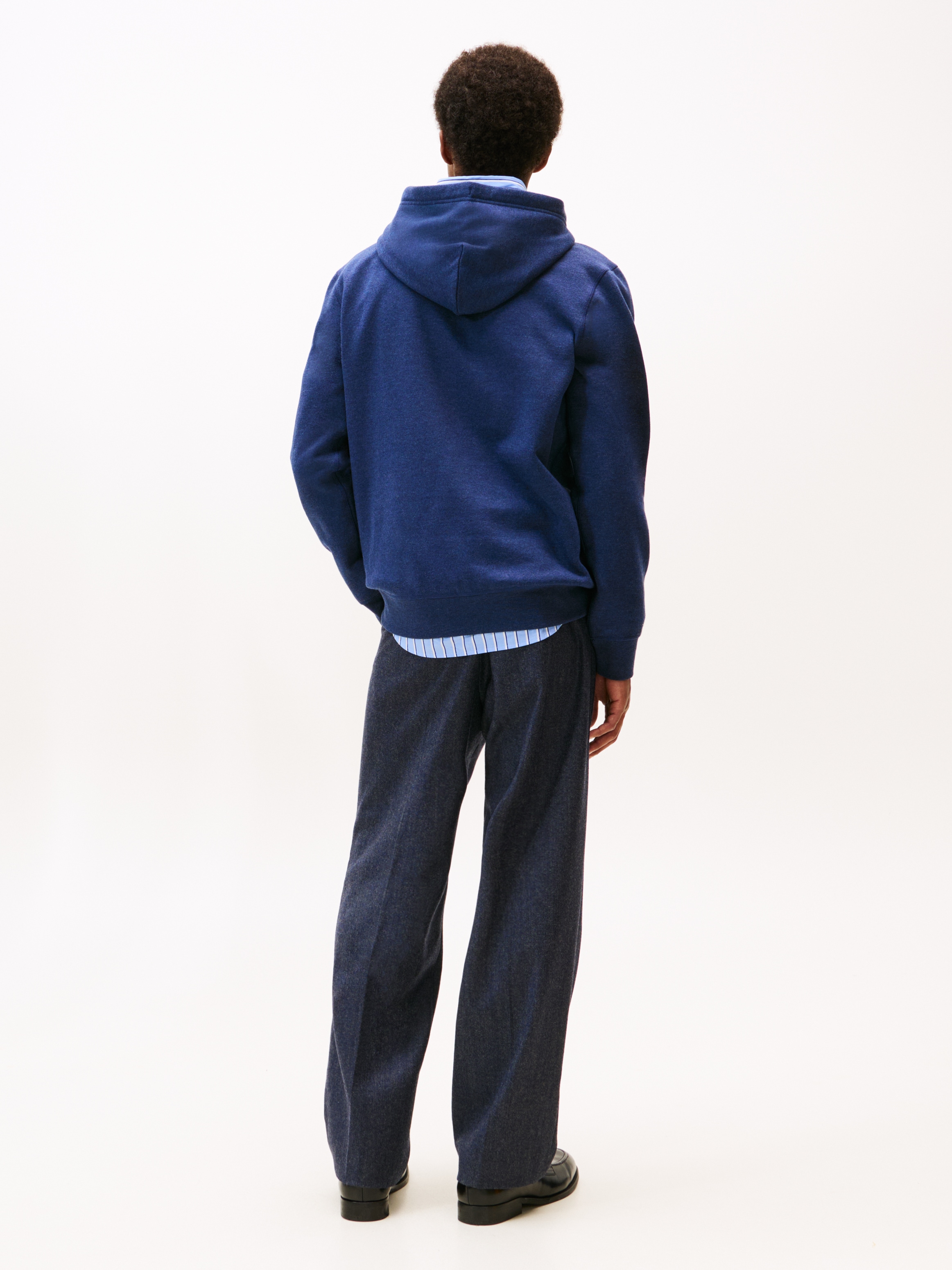 Tommy Hilfiger Hoodie »ESS SEASONAL FLEECE HOODY mit Kapuze und Kängurutasche« unifarben, casual, regular fit, Baumwollmix, Kapuze