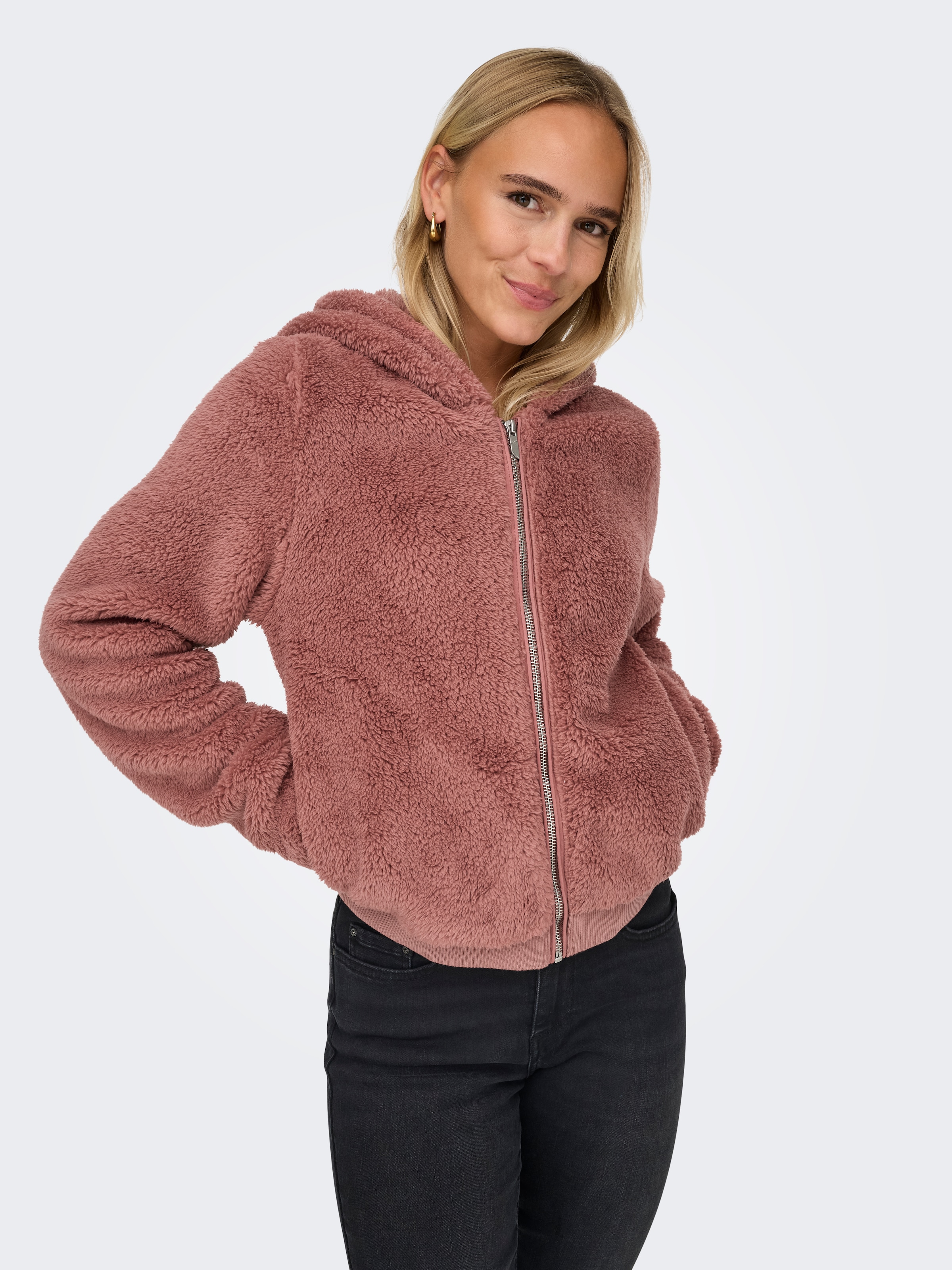 ONLY Kapuzenplüschjacke »ONLNEWANNA CONTACT SHERPA JKT OTW NOOS«, mit Kapuze