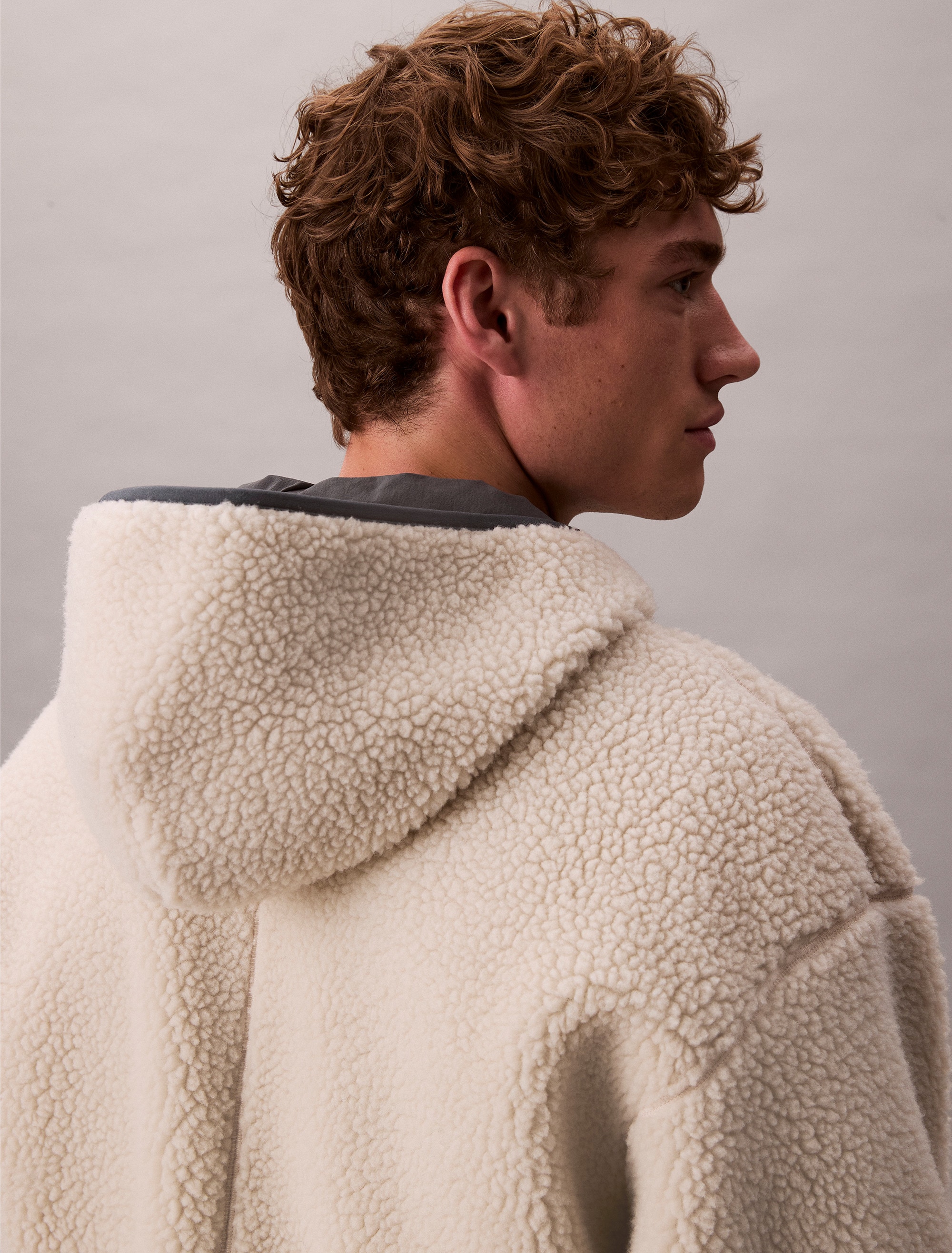 Calvin Klein Jeans Plüschjacke »SHERPA FUNNEL NECK FULL ZIP HOOD« mitKapuze Mit Rundhalsausschnitt, regular fit